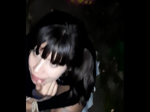 ❤️ रस्त्यावर कँडीच्या बदल्यात लिंग सुजले ❌ आमच्याकडे